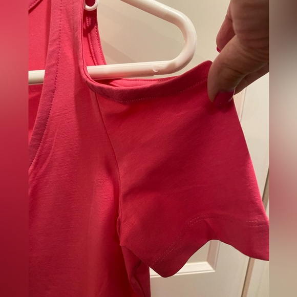 NWOT VENUS SMALL COLD SHOULDER SHORT SLEEVE TOP IN PINK - Picture 5 of 7